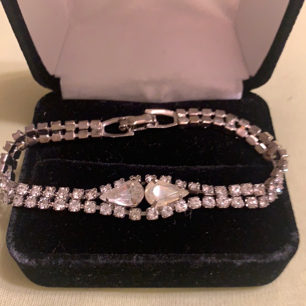 RHINESTONE CRYSTAL TENNIS BRACELET COSTUME JEWELRY UNBRANDED New